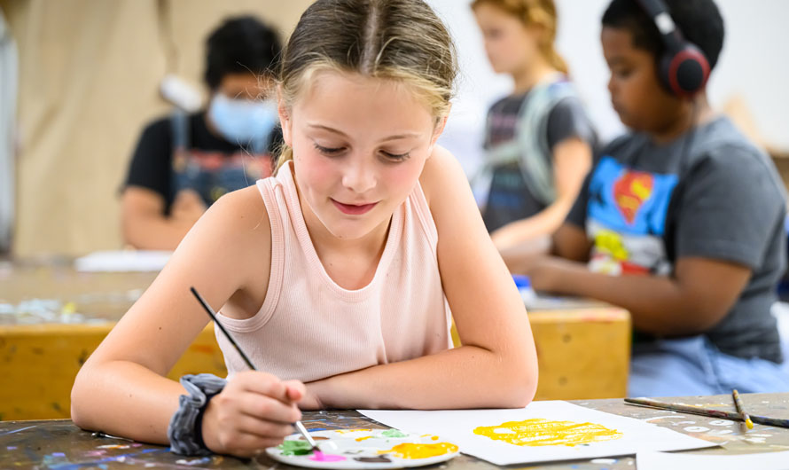 girl painting